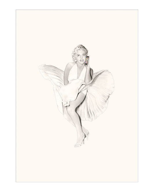 Marilyn on the iphone